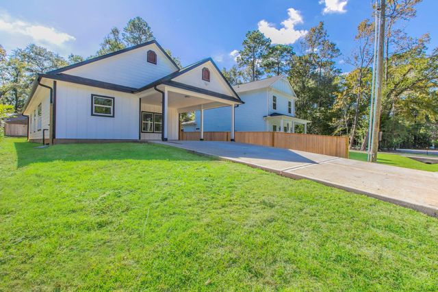 15591 Arrowhead Loop W, Willis, TX 77378