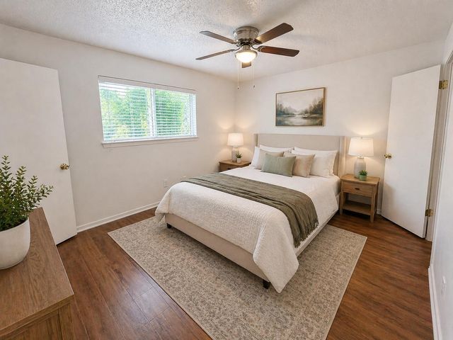 2704 Salado ST 103, Austin, TX 78705