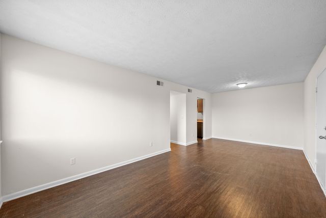 225 Clara Dr Unit 2L, Pembroke, KY 42266