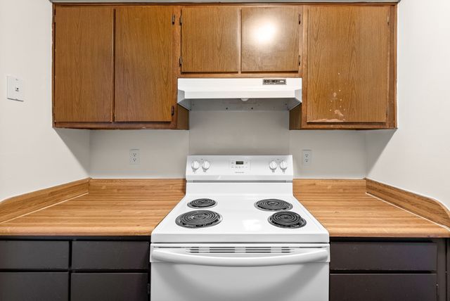 225 Clara Dr Unit 2L, Pembroke, KY 42266
