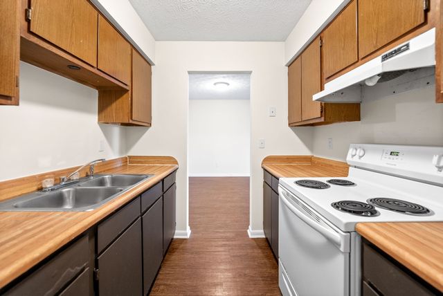225 Clara Dr Unit 2L, Pembroke, KY 42266