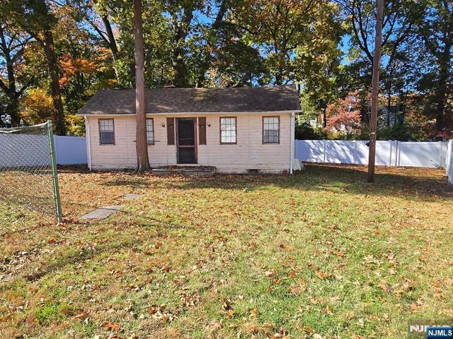 679 Haxtun Avenue, Orange, NJ 07050