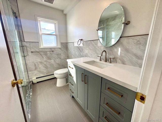 225 Cleveland Avenue, Mineola, NY 11501