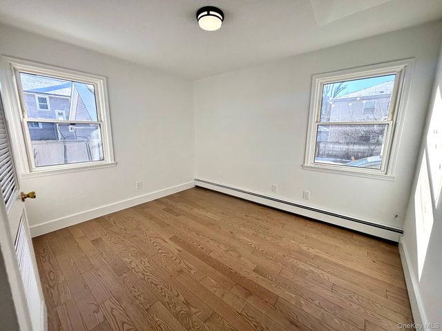 225 Cleveland Avenue, Mineola, NY 11501