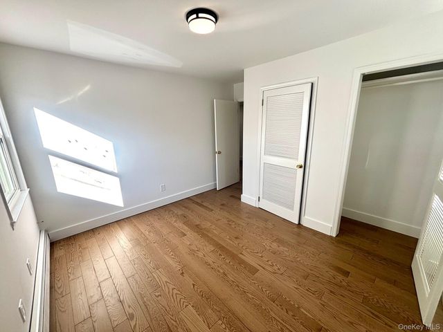 225 Cleveland Avenue, Mineola, NY 11501