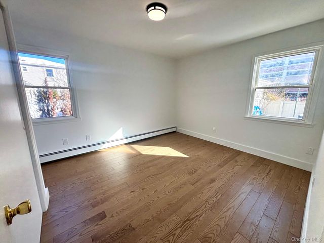 225 Cleveland Avenue, Mineola, NY 11501