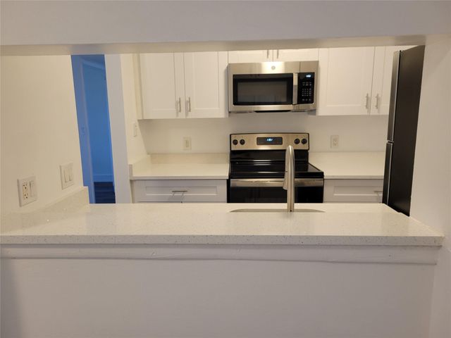 4501 W Mcnab Road 20, Pompano Beach, FL 33069