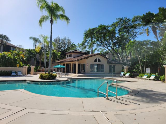 4501 W Mcnab Road 20, Pompano Beach, FL 33069