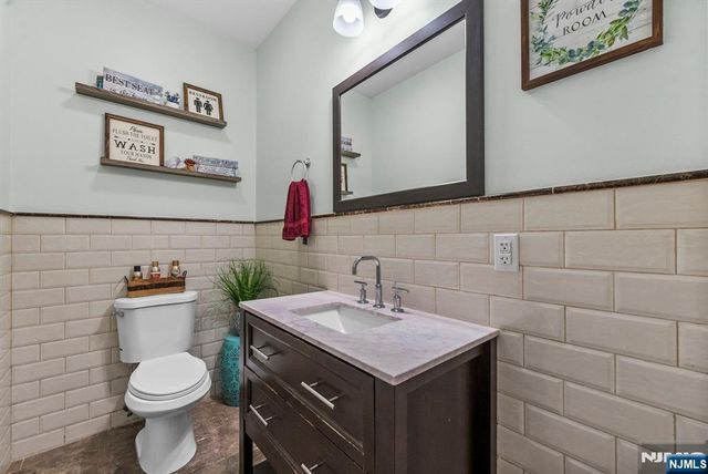 39 Paterson Avenue, Clifton, NJ 07014