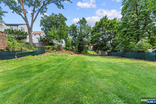 39 Paterson Avenue, Clifton, NJ 07014