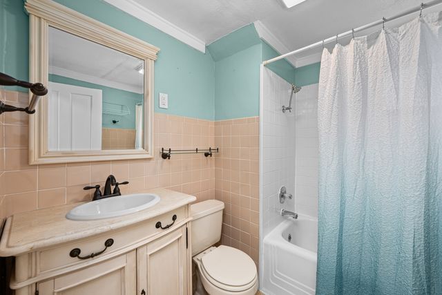 2037 30th Street, Rock Island, IL 61201