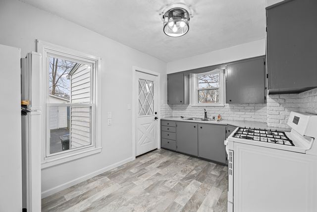 2037 30th Street, Rock Island, IL 61201