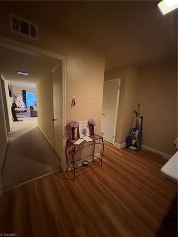 2890 Carriage Drive E, Winston-salem, NC 27106