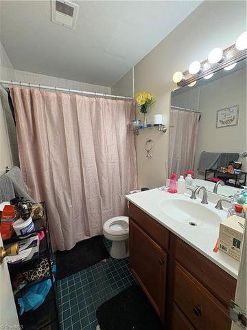 2890 Carriage Drive E, Winston-salem, NC 27106