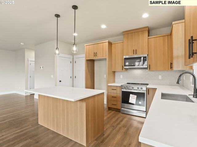 2355 E Otter Loop 25, La Center, WA 98629