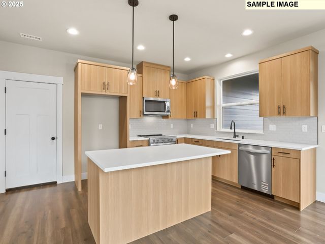 2355 E Otter Loop 25, La Center, WA 98629