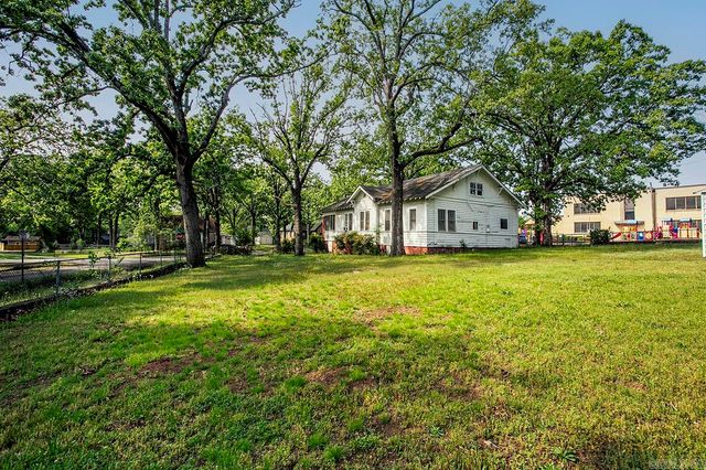 5222 Woodlawn Drive, Little Rock, AR 72205