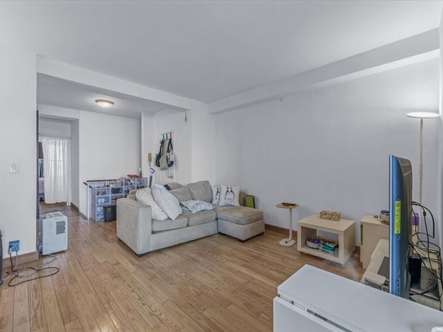 9905 63rd Dr Apt 7R, New York City, NY 11374