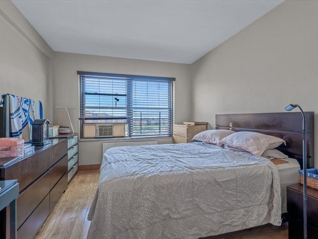 9905 63rd Dr Apt 7R, New York City, NY 11374