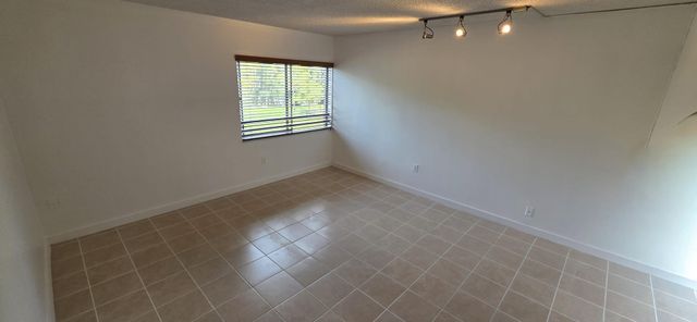 711 N Pine Island Road 210, Plantation, FL 33324