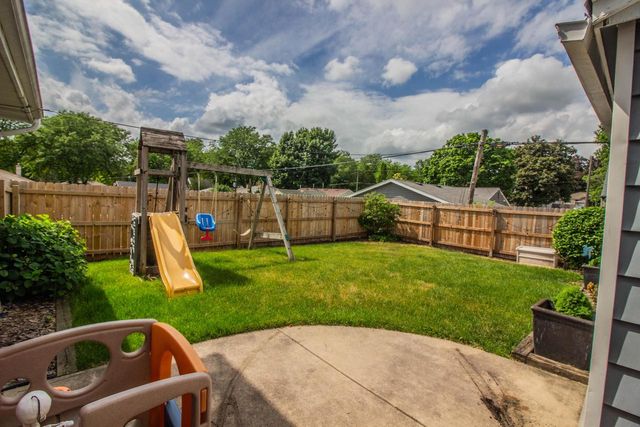 2214 Easy STREET, Waukesha, WI 53188