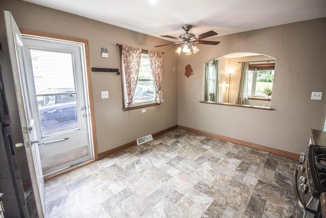 2214 Easy STREET, Waukesha, WI 53188