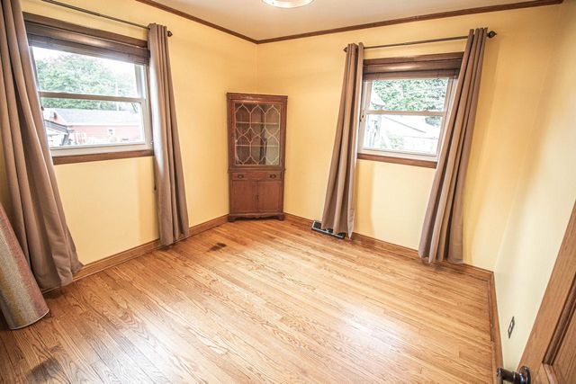 2214 Easy STREET, Waukesha, WI 53188