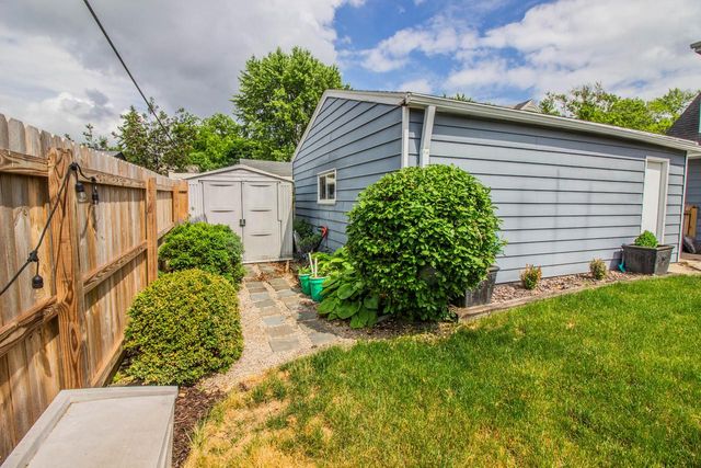 2214 Easy STREET, Waukesha, WI 53188