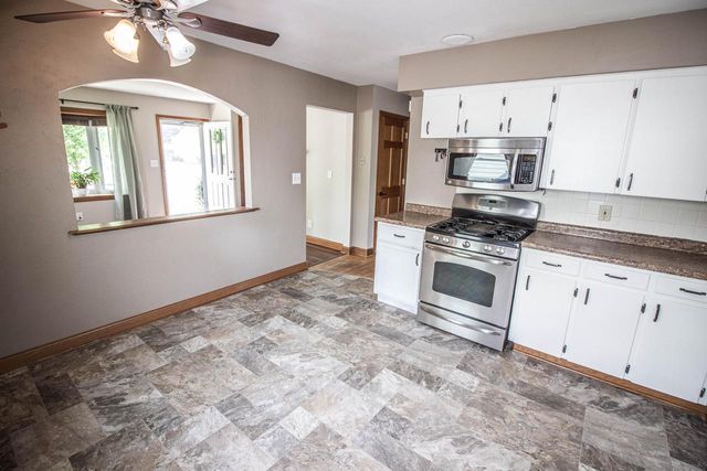 2214 Easy STREET, Waukesha, WI 53188