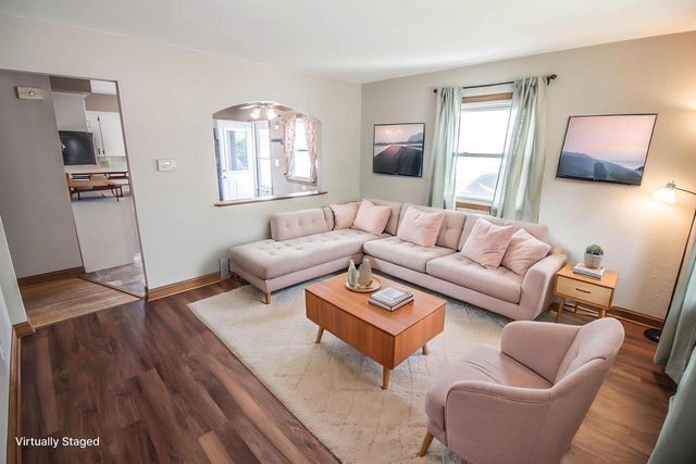 2214 Easy STREET, Waukesha, WI 53188