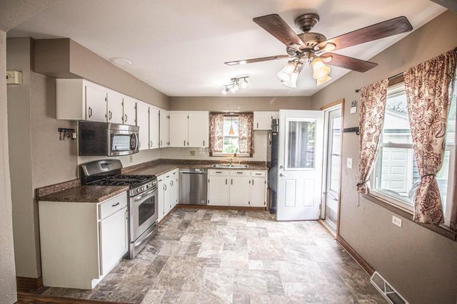 2214 Easy STREET, Waukesha, WI 53188
