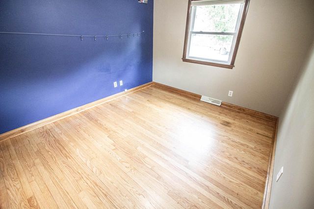 2214 Easy STREET, Waukesha, WI 53188