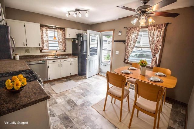 2214 Easy STREET, Waukesha, WI 53188