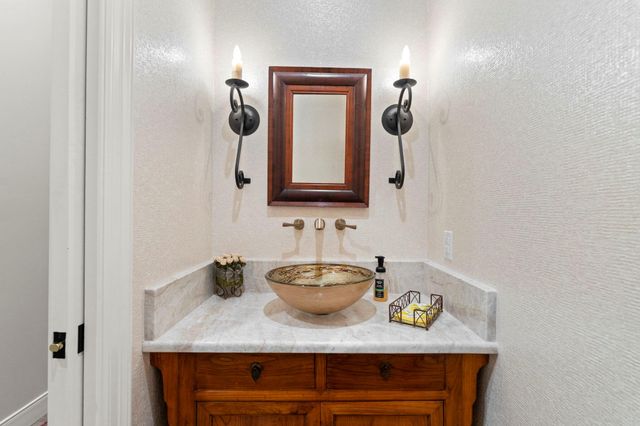 107 Long Mountain DR, Horseshoe Bay, TX 78657