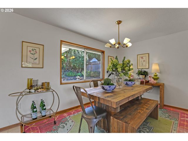 12640 Ne FREMONT St, Portland, OR 97230