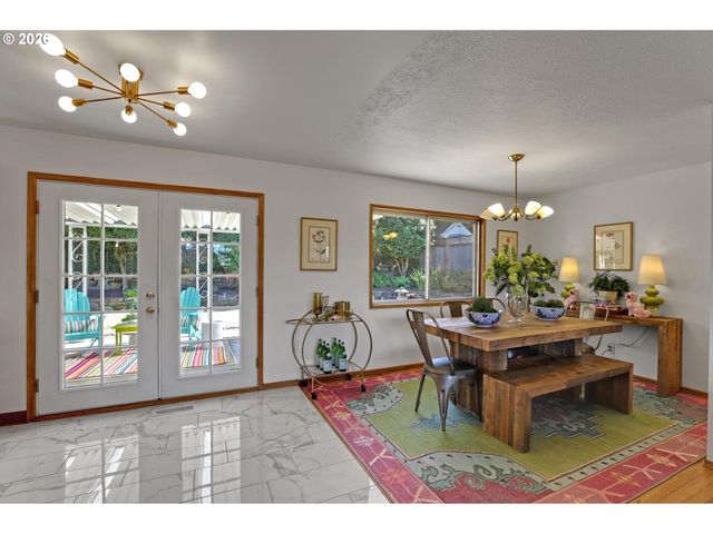 12640 Ne FREMONT St, Portland, OR 97230