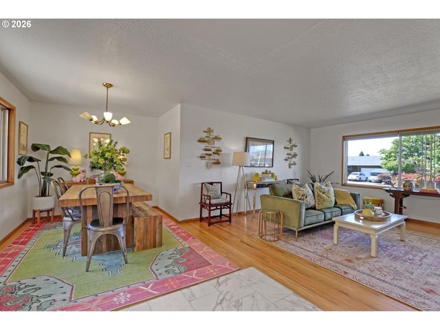 12640 Ne FREMONT St, Portland, OR 97230
