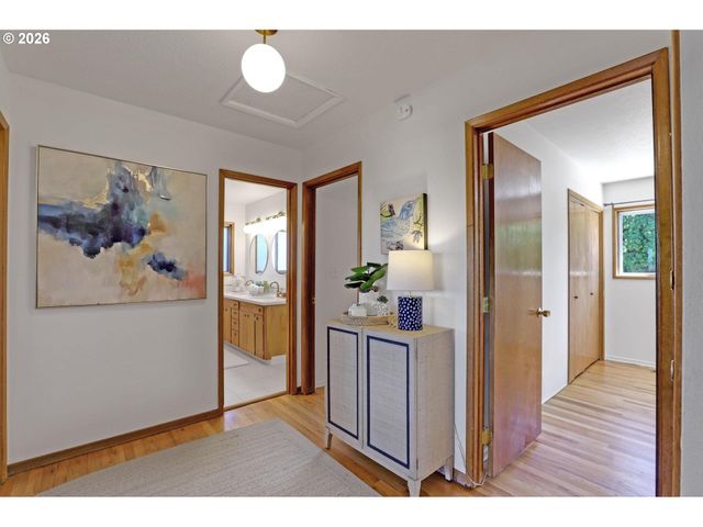 12640 Ne FREMONT St, Portland, OR 97230