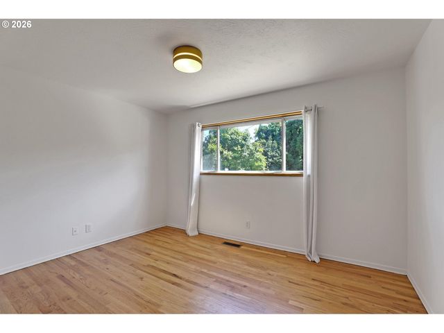 12640 Ne FREMONT St, Portland, OR 97230
