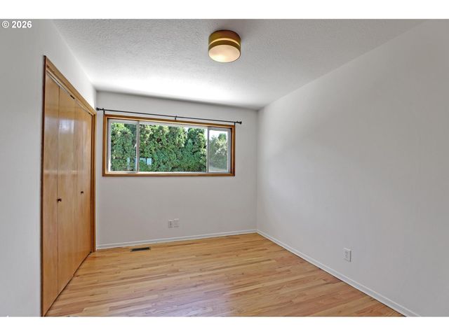 12640 Ne FREMONT St, Portland, OR 97230