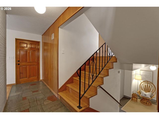 12640 Ne FREMONT St, Portland, OR 97230