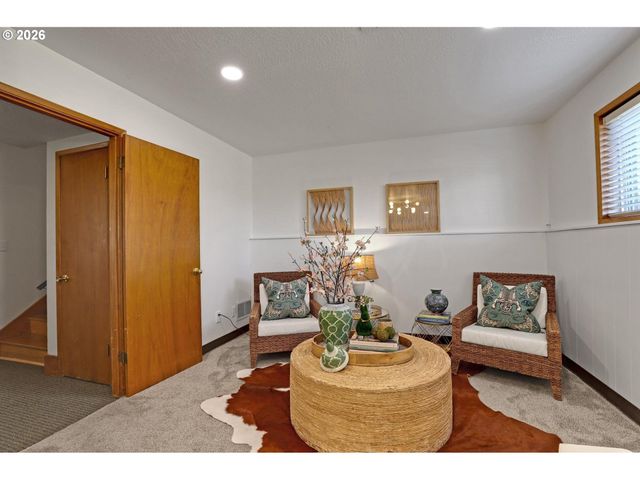 12640 Ne FREMONT St, Portland, OR 97230