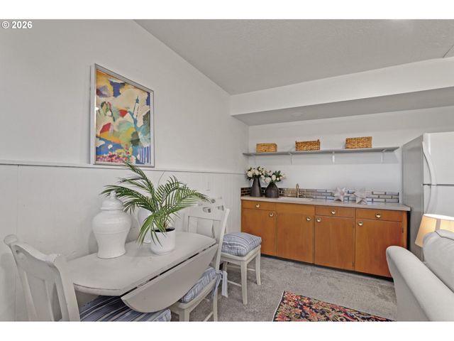 12640 Ne FREMONT St, Portland, OR 97230