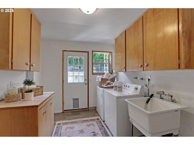12640 Ne FREMONT St, Portland, OR 97230