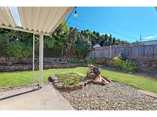 12640 Ne FREMONT St, Portland, OR 97230