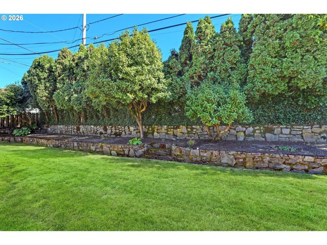 12640 Ne FREMONT St, Portland, OR 97230