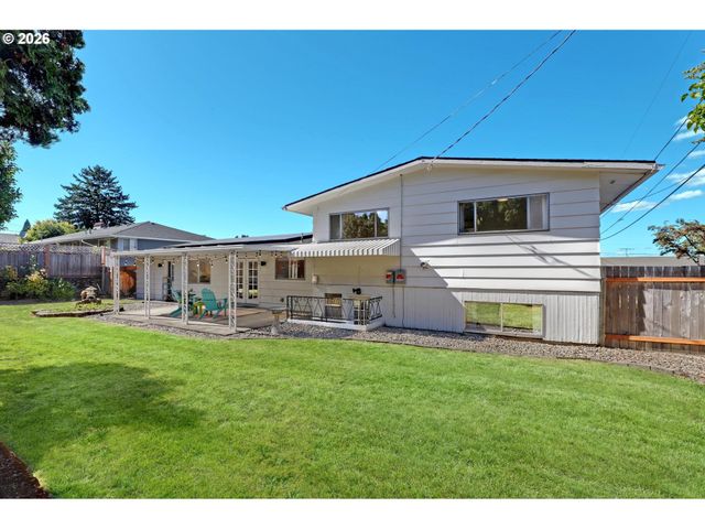12640 Ne FREMONT St, Portland, OR 97230
