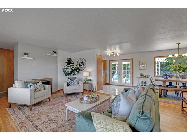12640 Ne FREMONT St, Portland, OR 97230
