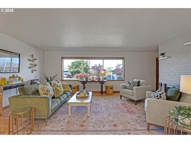 12640 Ne FREMONT St, Portland, OR 97230