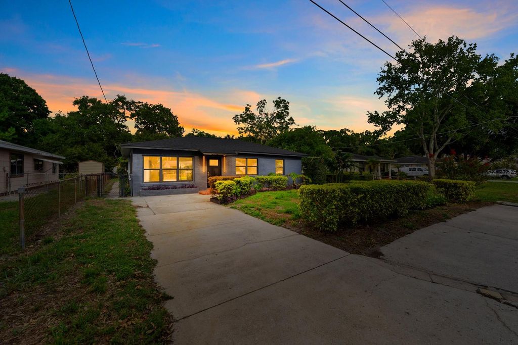 605 N WOODLYNNE AVENUE, Tampa, FL 33609